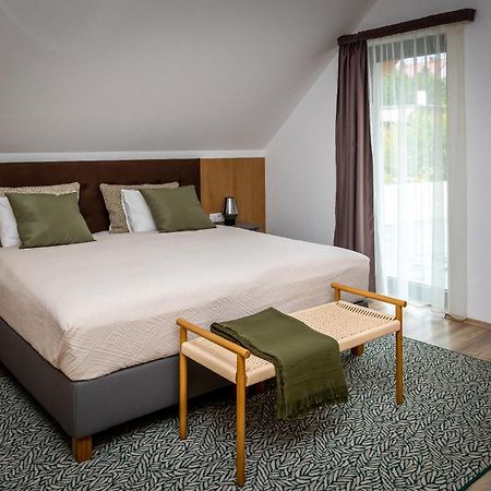 Ignacz Vendeghaz Hotel Pálosvörösmart Kültér fotó
